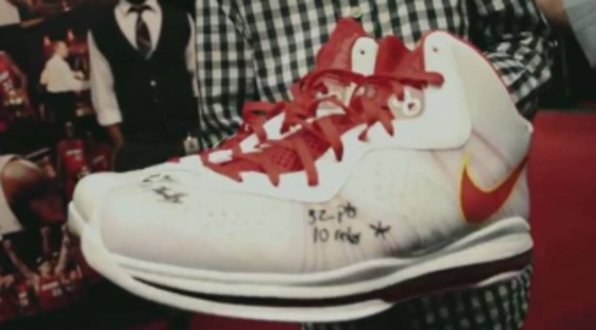 lebron james autographed shoes