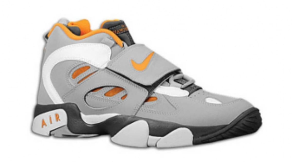 Nike Air Diamond Turf II Dark Grey/Wolf GreyVivid Orange Sole