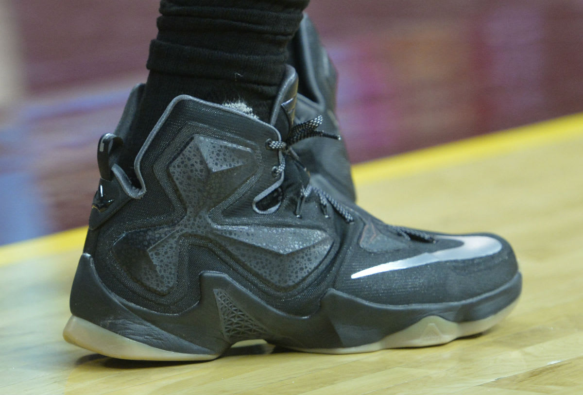 black lion lebron 13