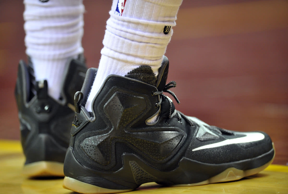 lebron shoes he wore last night