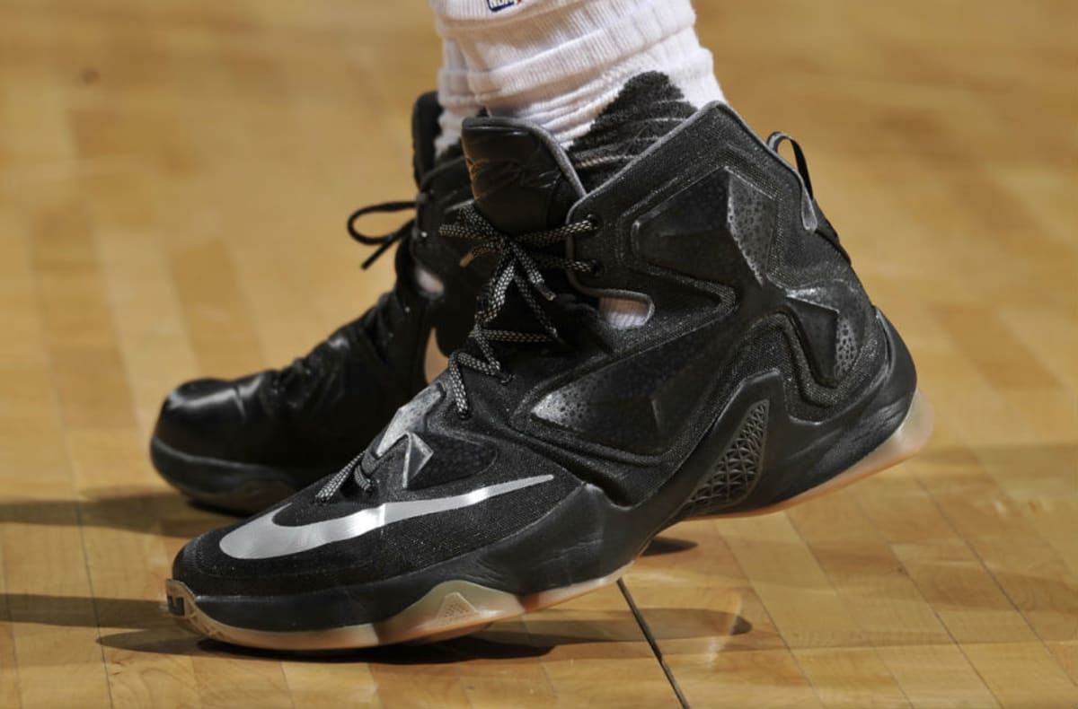 black lion lebron 13