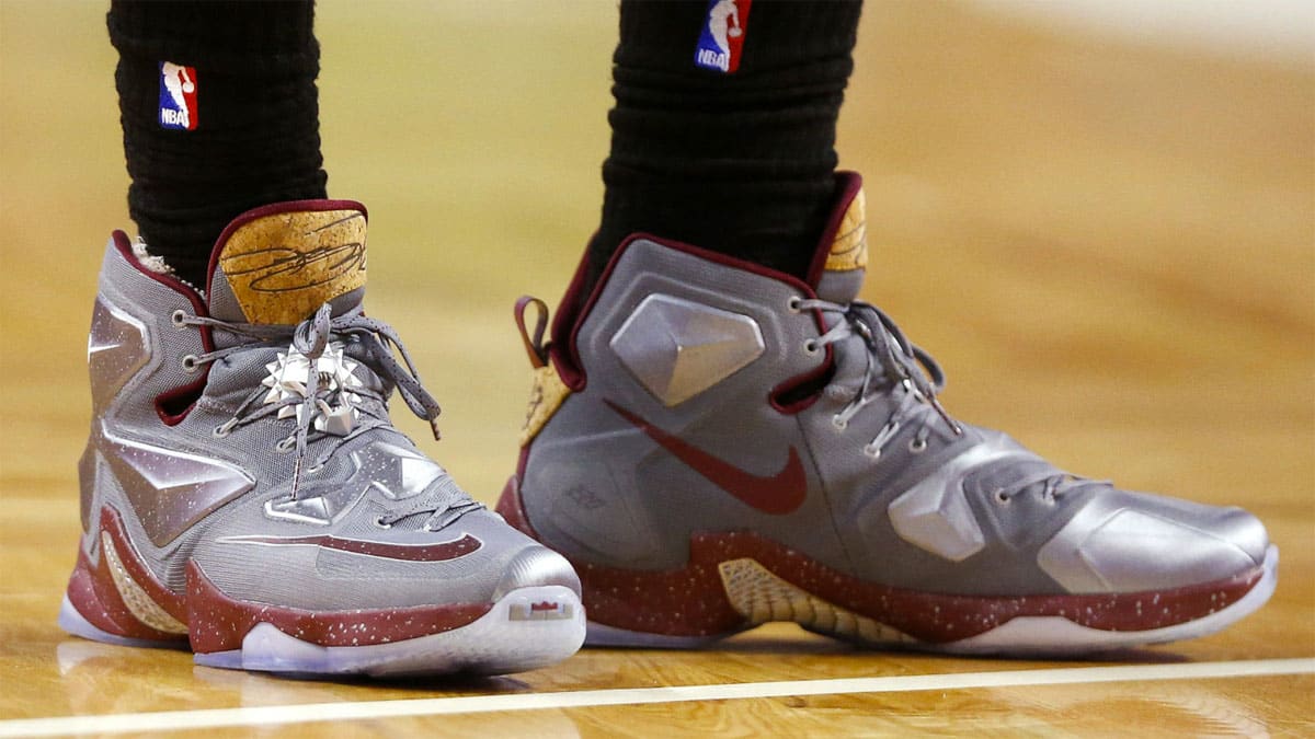 lebron sneakers tonight
