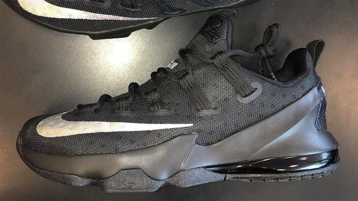 black lebron low