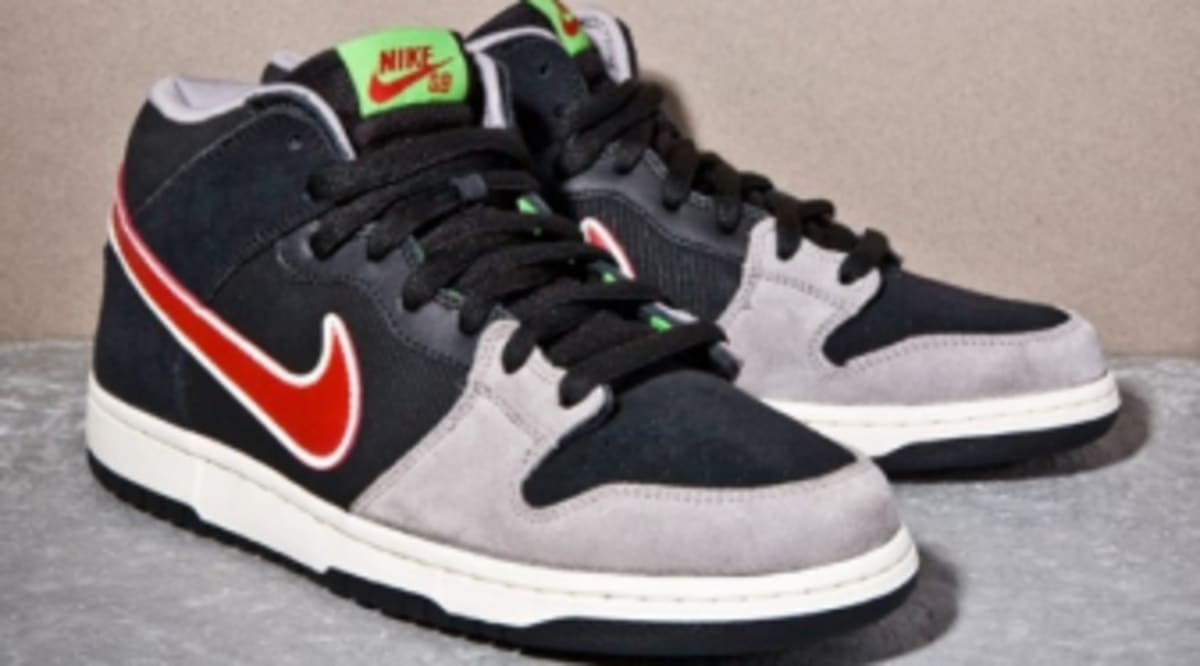 nike sb grey and red