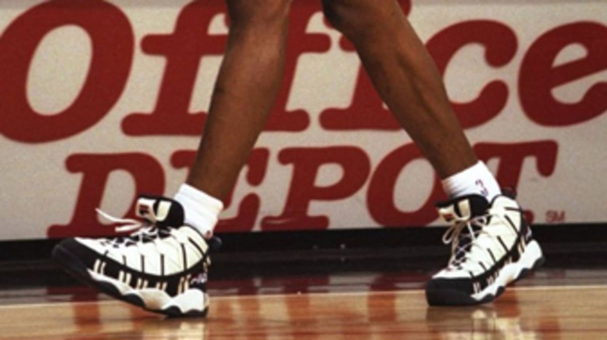 Throwback // Jerry Stackhouse Wearing the Original Fila Stackhouse ...