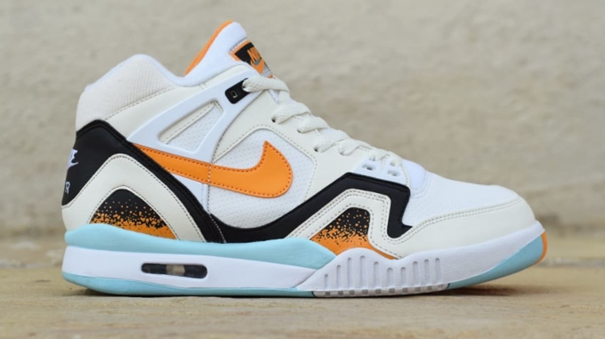 nike tech challenge ii