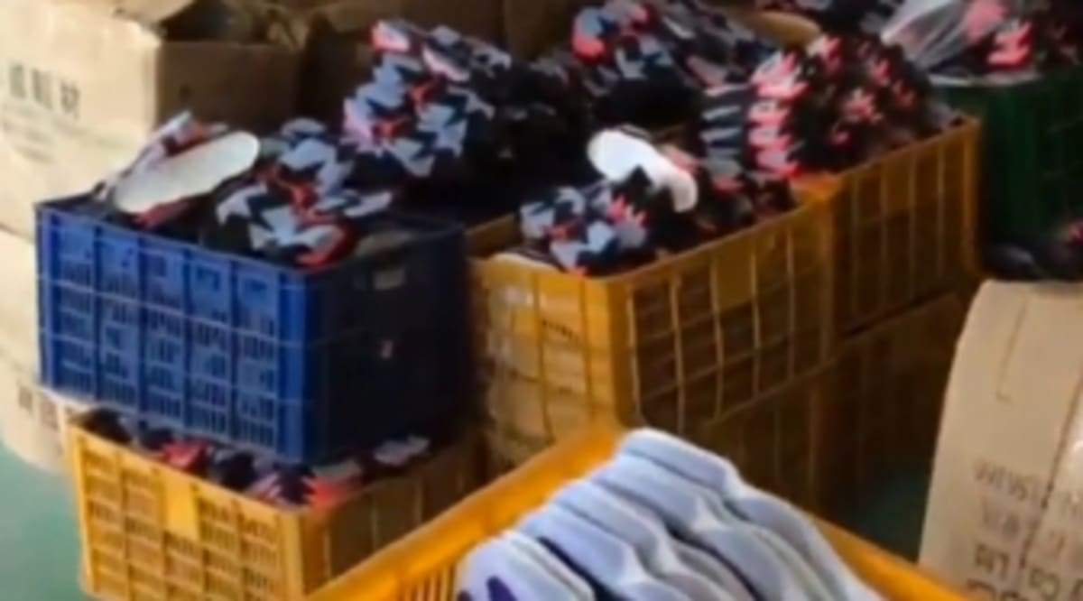 does air jordan outlet sell fake shoes