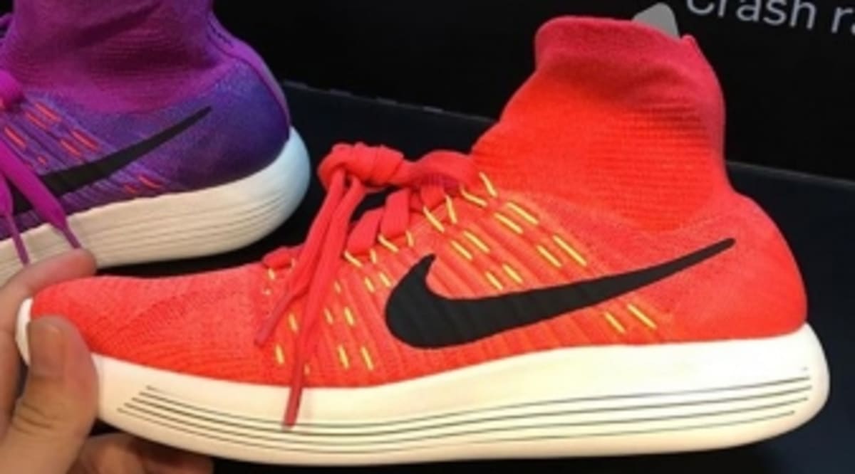 wear socks with flyknit
