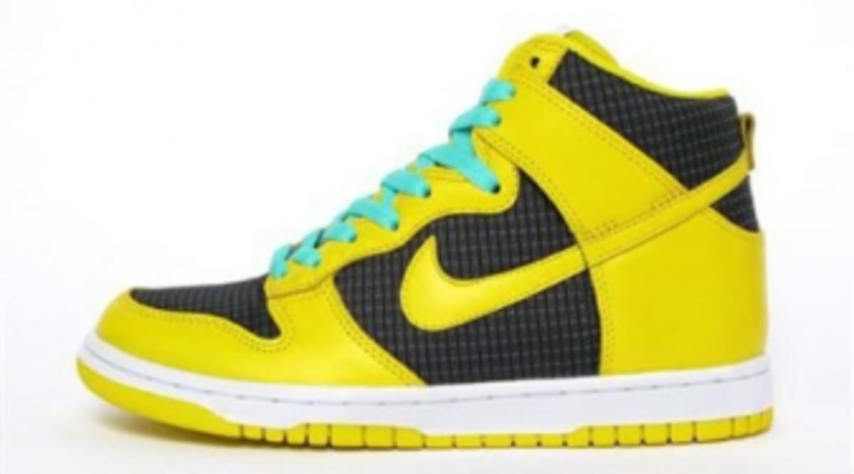nike black and yellow dunks
