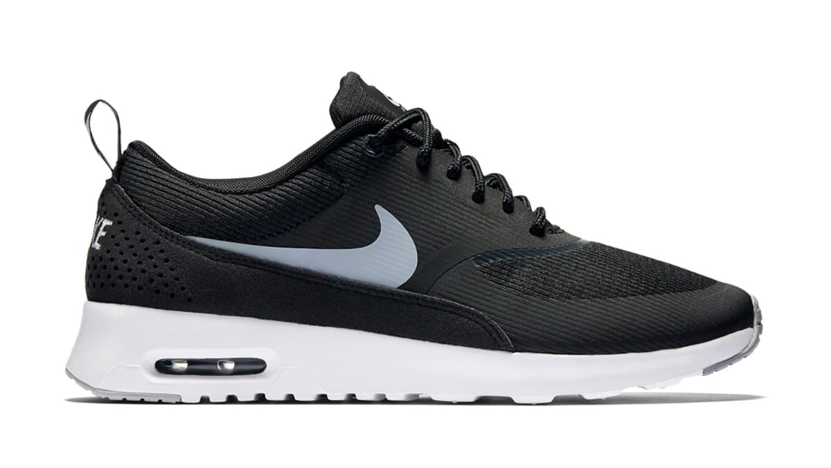can i put my nike air max thea in water