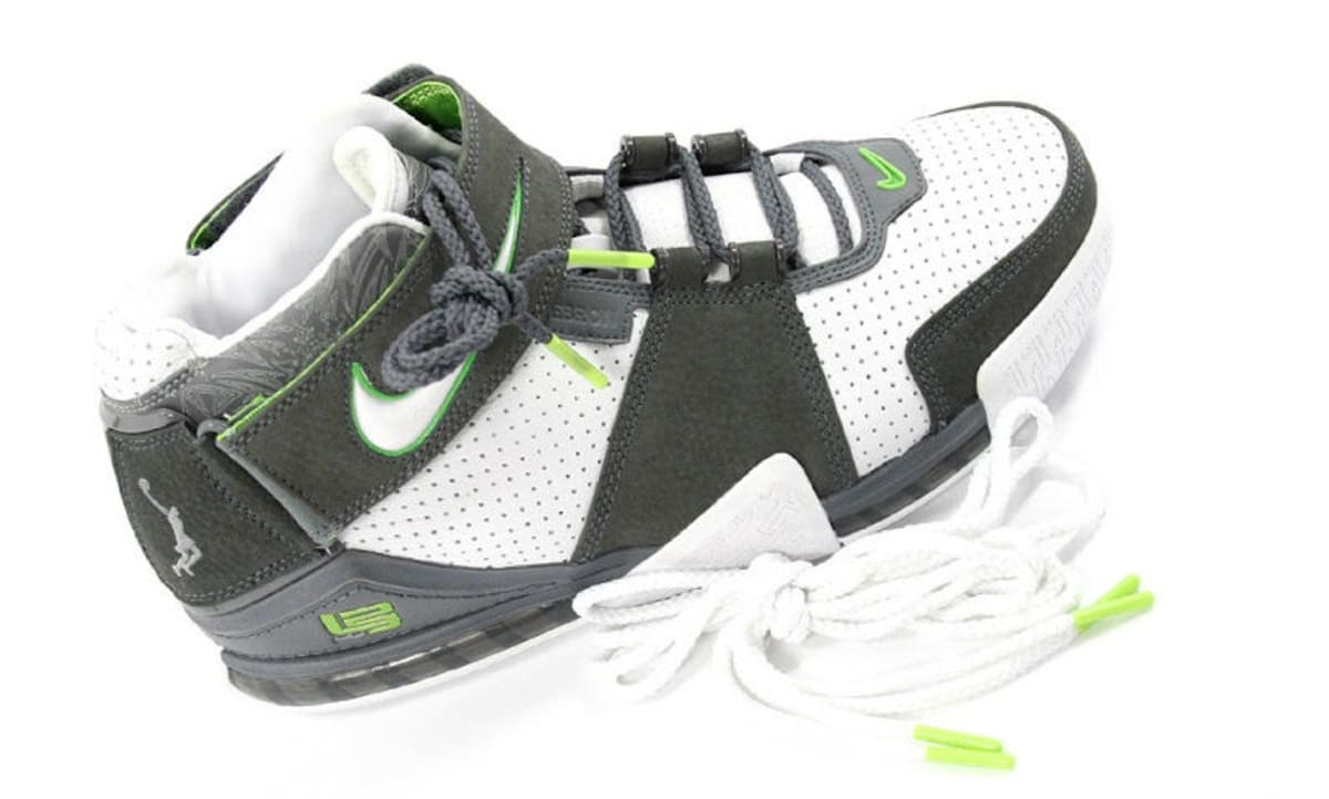 nike lebron 2004