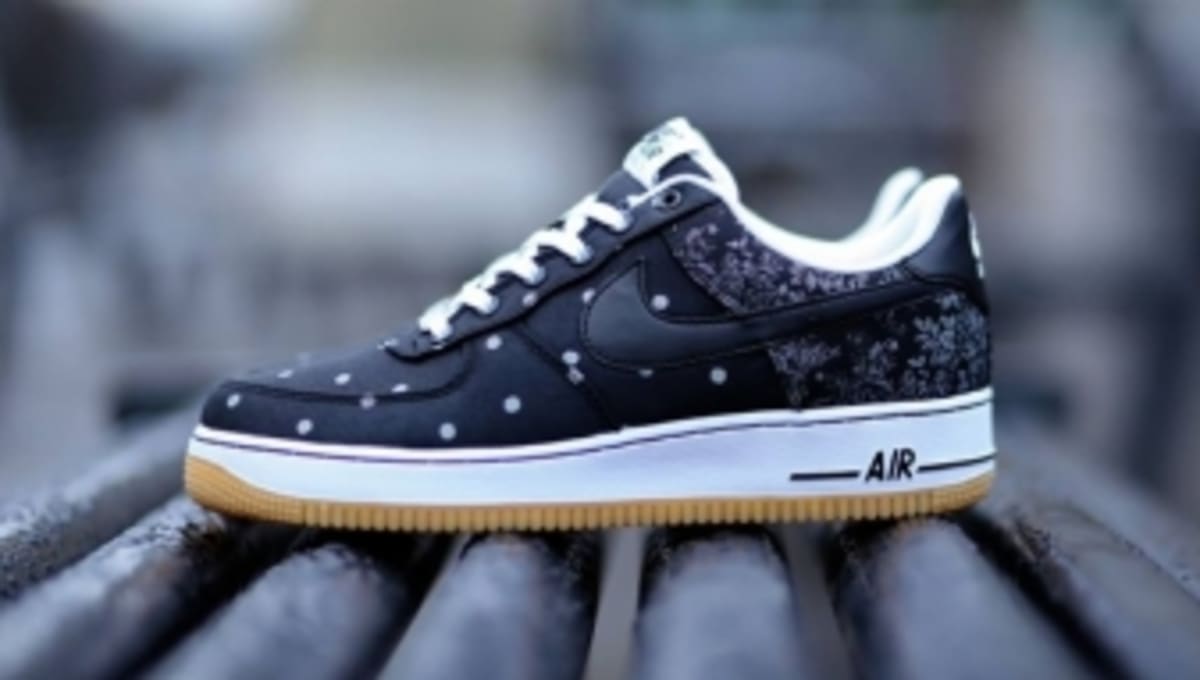 Polka Dots And Flowers For This Nike Air Force 1 Low Sole Collector 4723