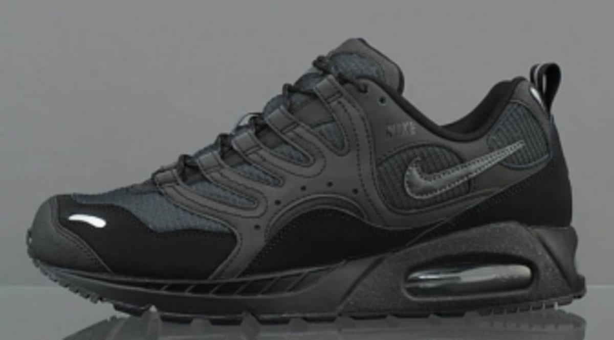 nike humara black