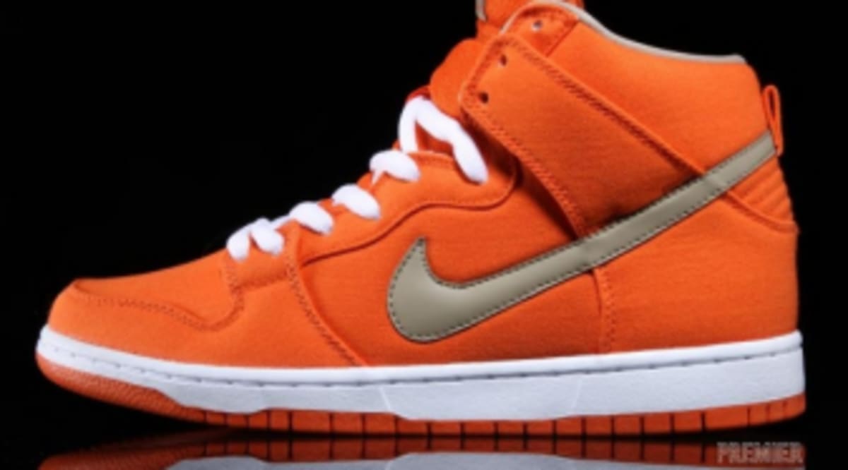 nike dunk high orange on feet