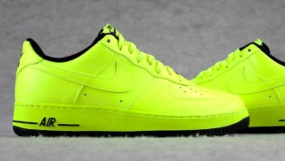 nike air force 1 volt black