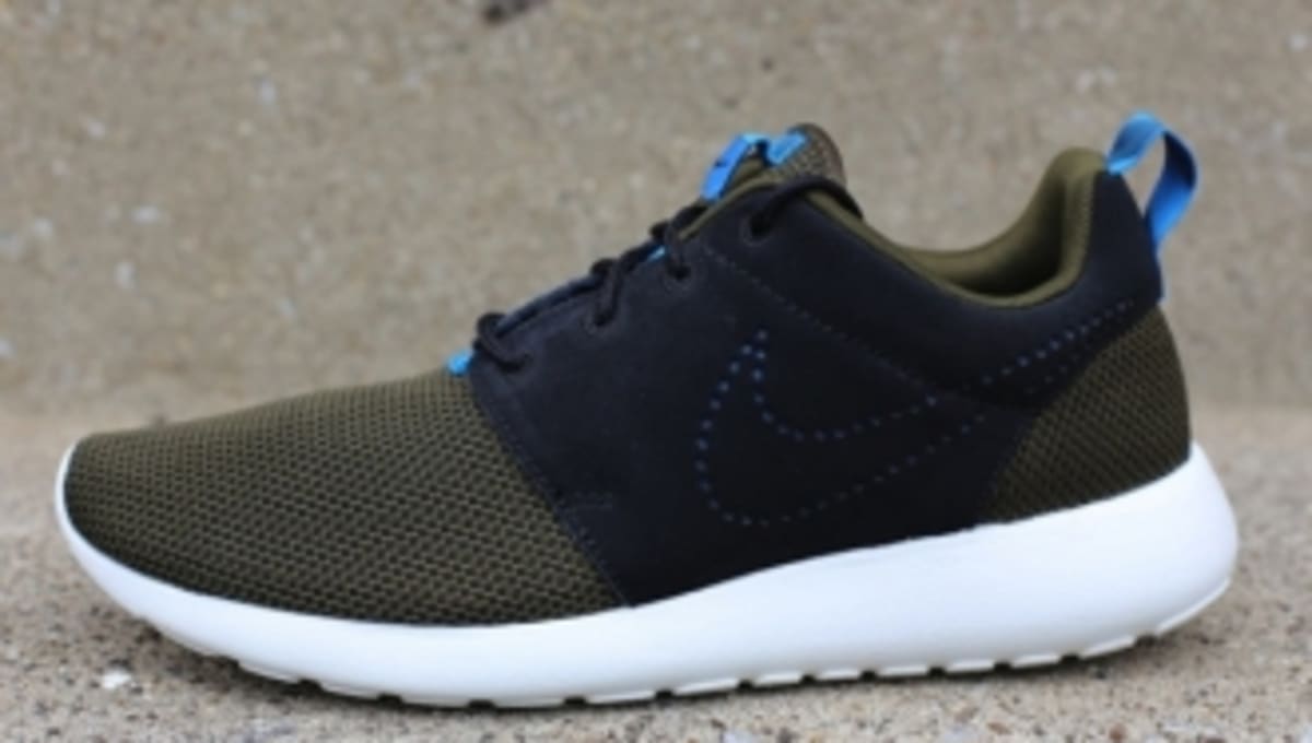 roshe run nike maroon