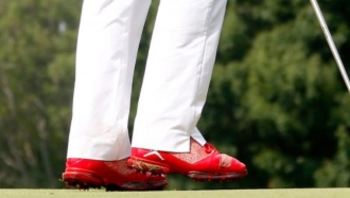 keegan bradley red golf shoes