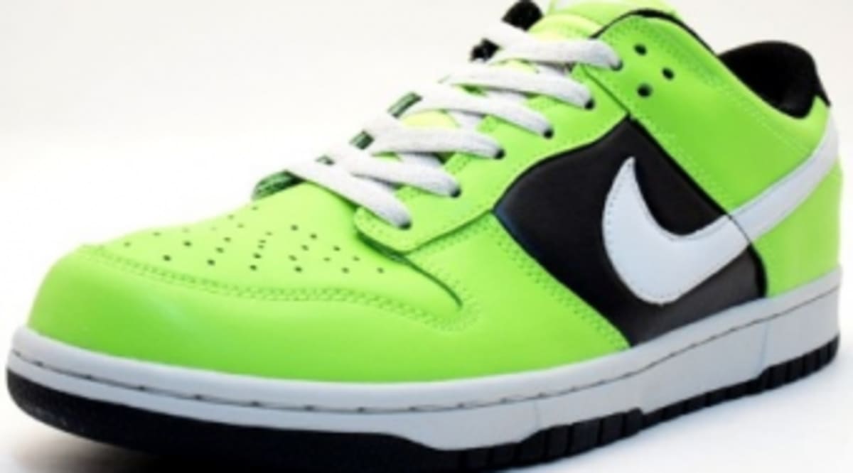 nike dunks green orange