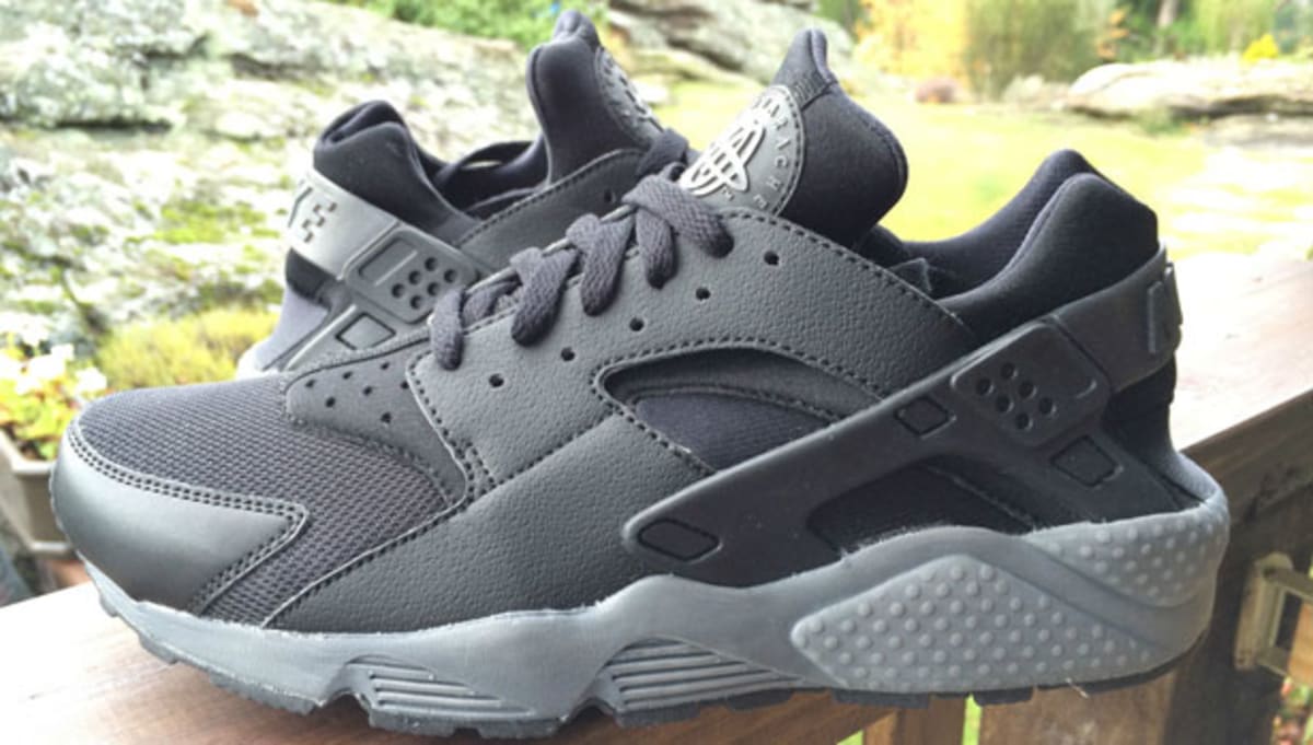 black and gray huaraches