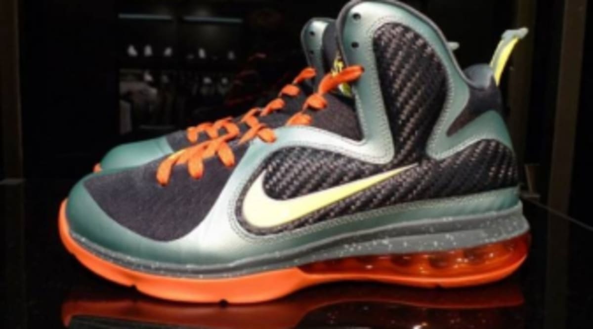 lebron 8 pre heat 2021