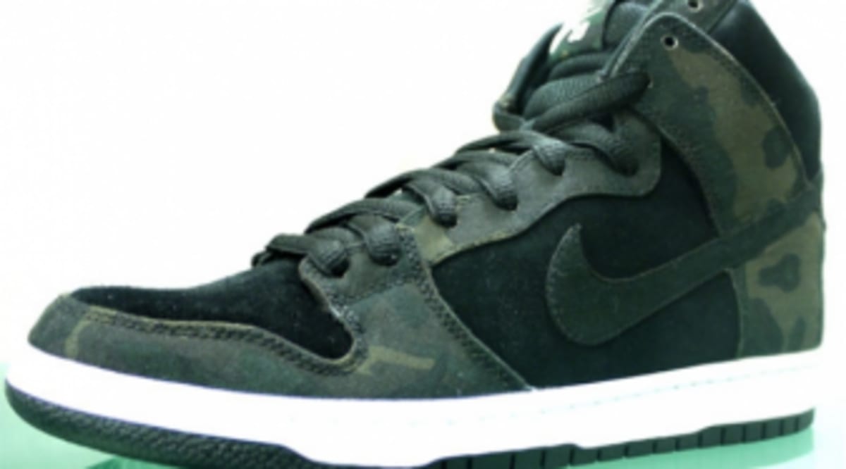 stock x camo dunks