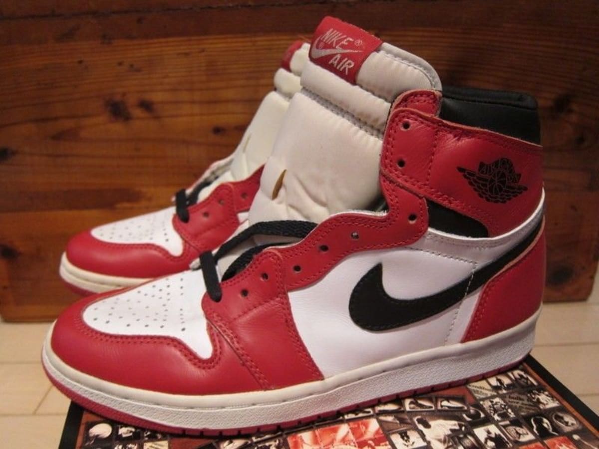 jordan 1 lost and found black laces