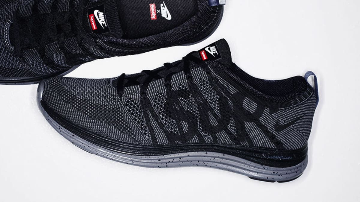 supreme nike flyknit lunar 1