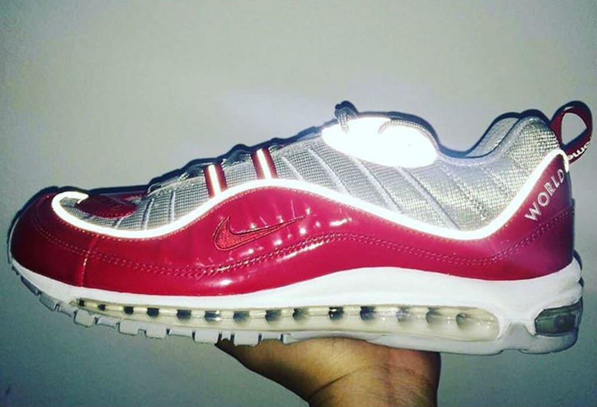 red supreme air max