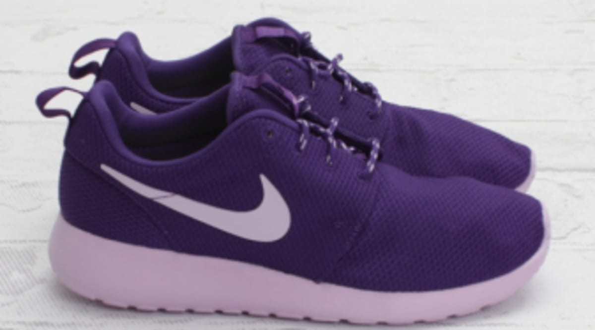nike roshe purple