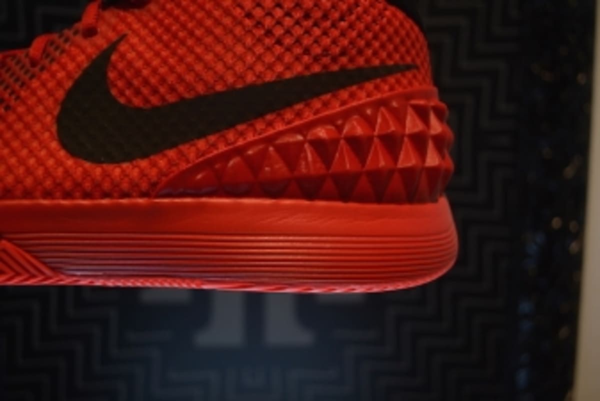 kyrie irving shoes with spikes