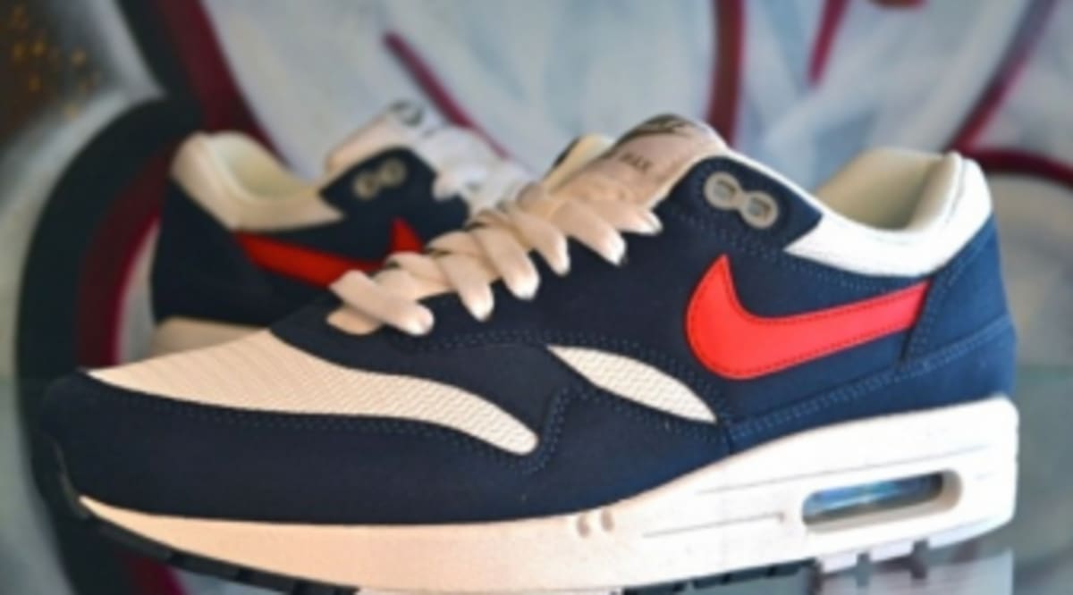 nike summit white tc 7900