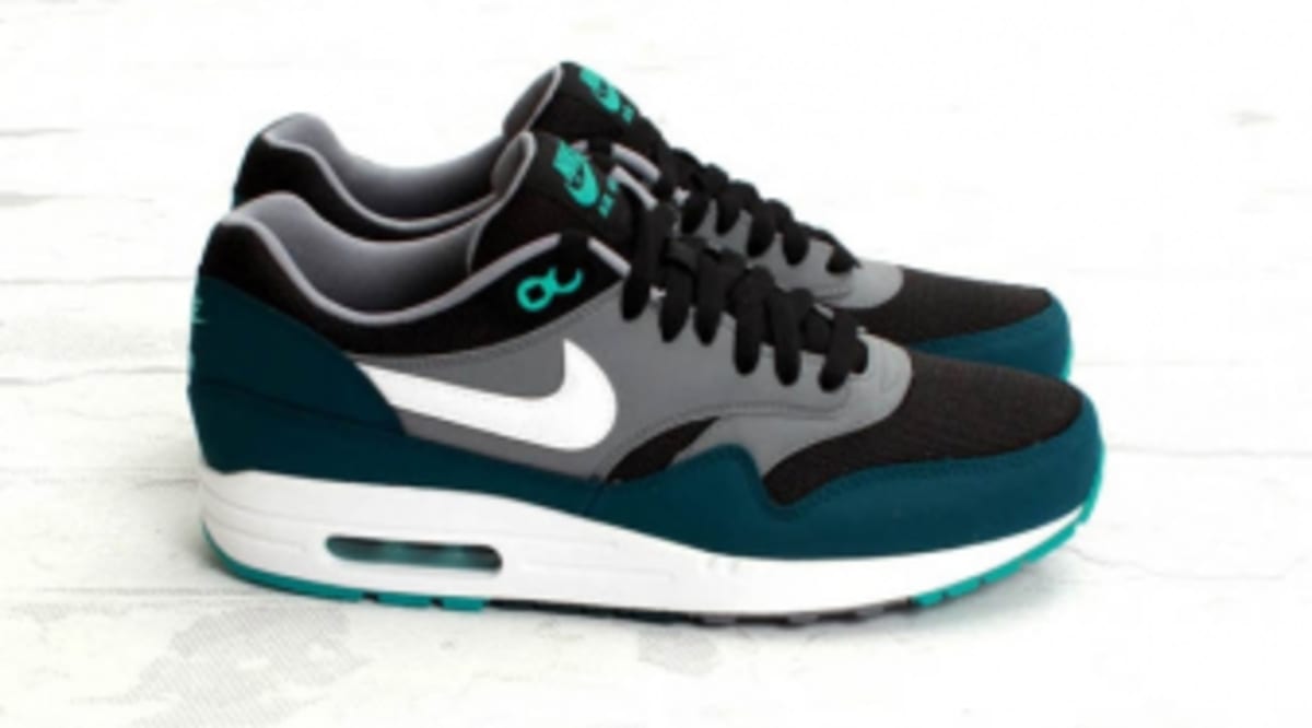 black and turquoise nikes
