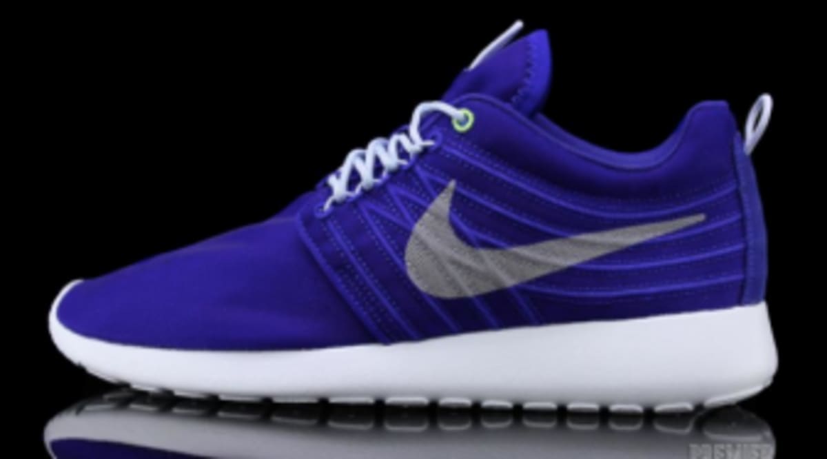 blue nike roshe run