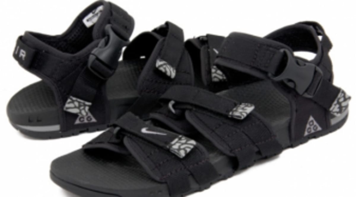 nike air acg sandals