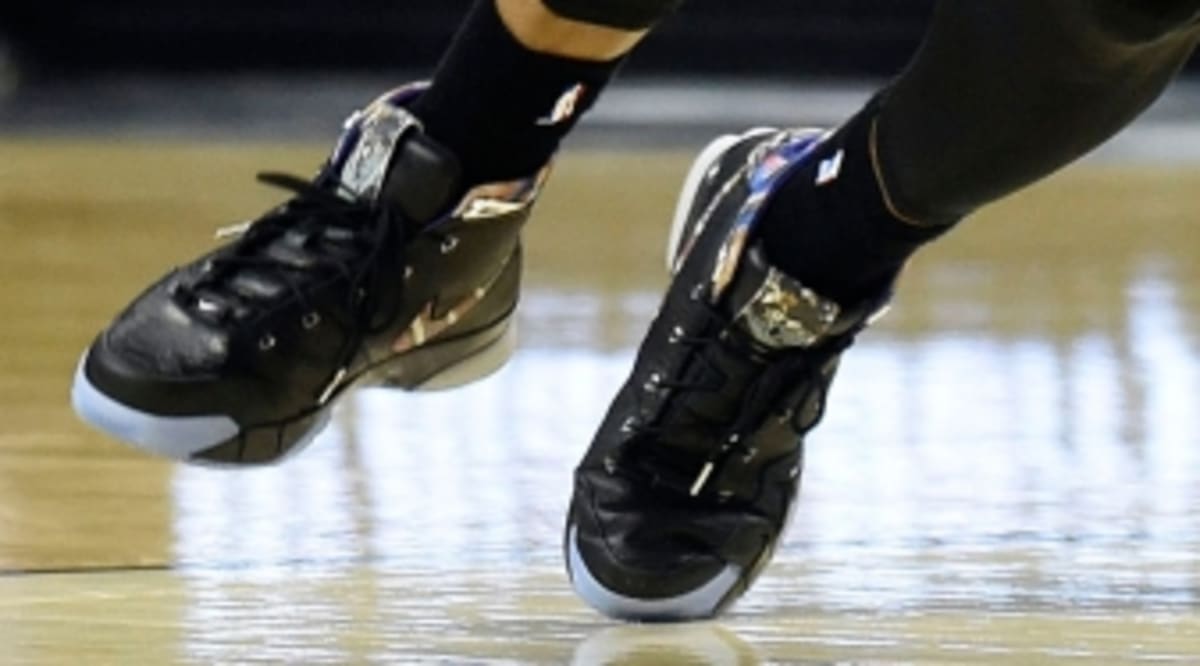 #SoleWatch: DeMar DeRozan Wears Nike Kobe 1 Prelude with Raptors ...