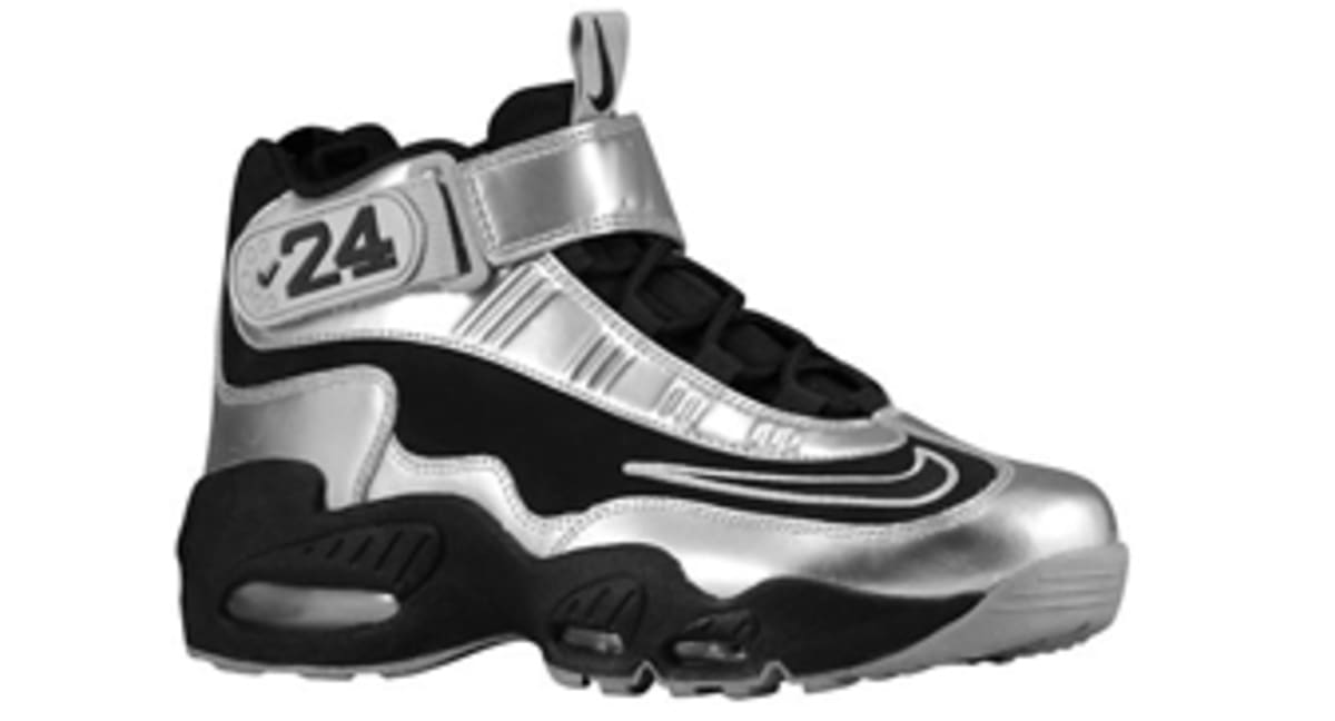 nike black metallic silver