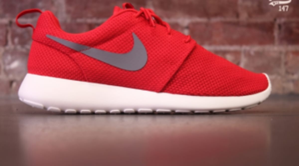 Nike Roshe Run - Two Colorways - Now Available | Sole Collector