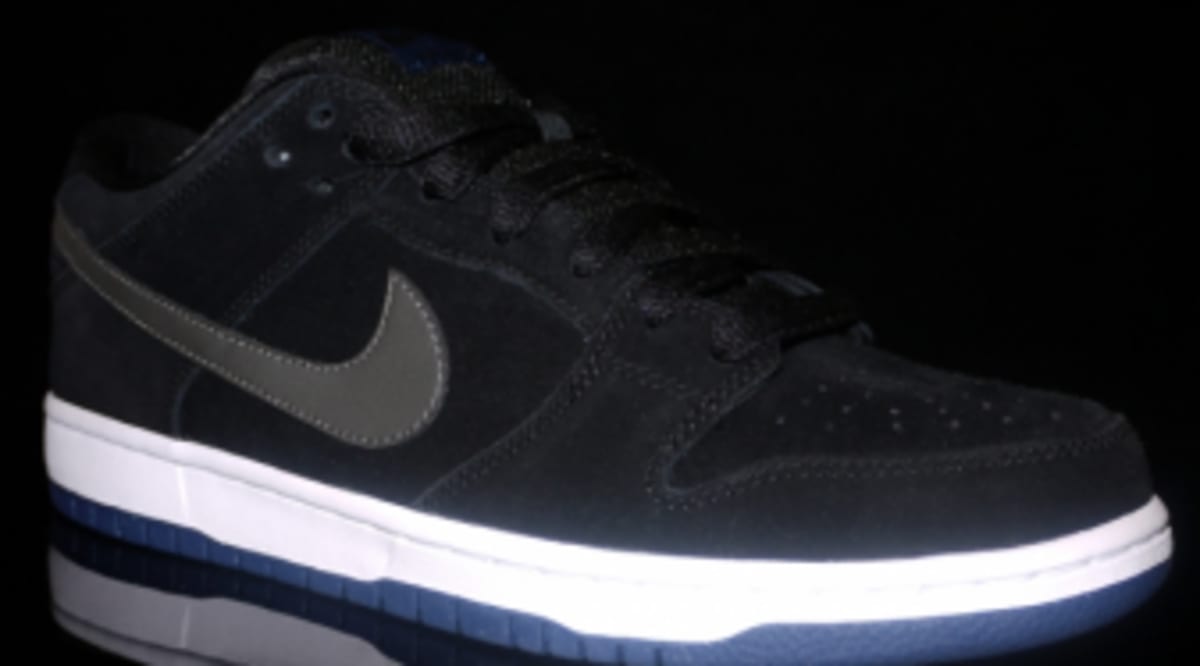 grey and blue nike sb