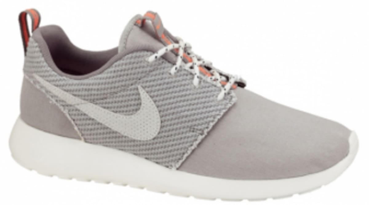 nike roshe run grey