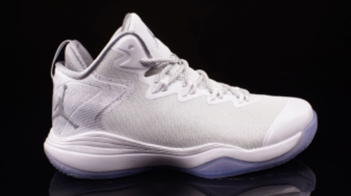 icy bottom basketball shoes