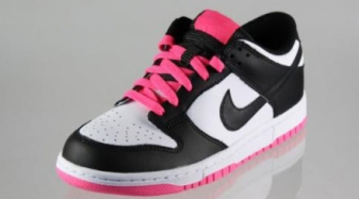 pink and black nike dunks