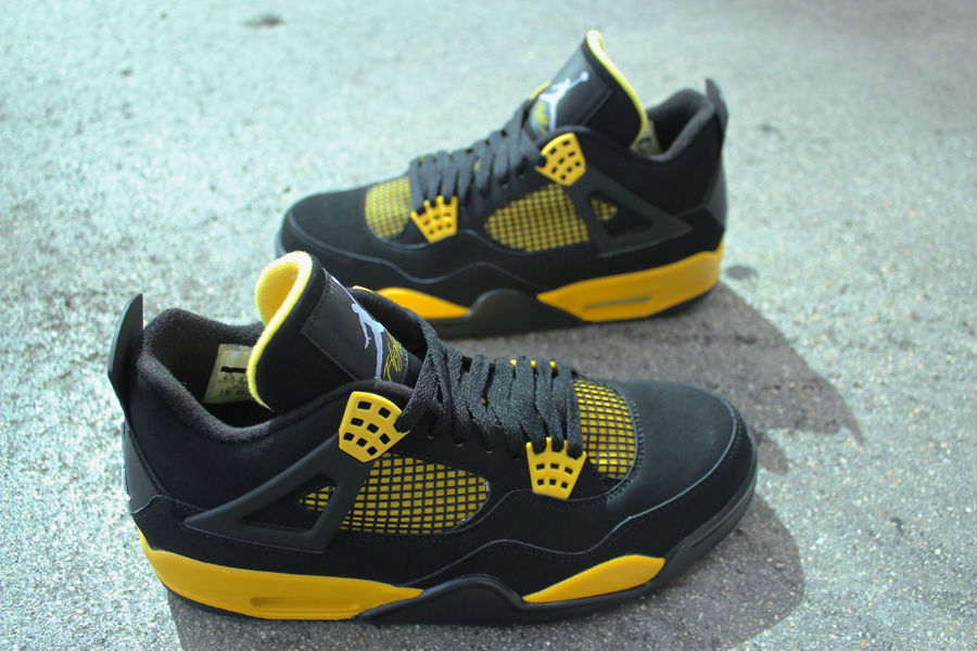 air jordan 4 retro thunder 2012