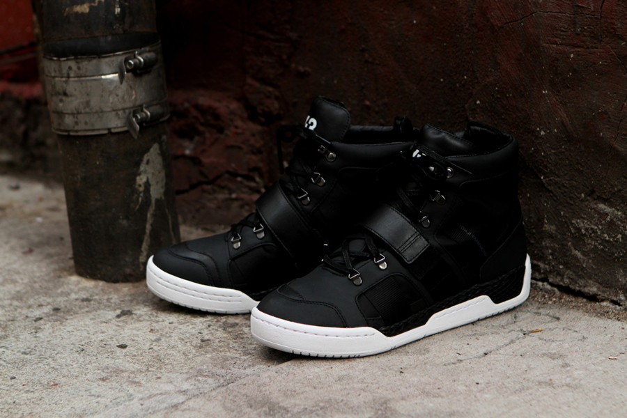 y3 black high top