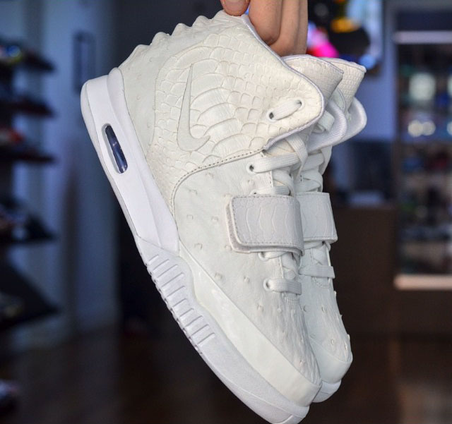 nike air yeezy 2 white