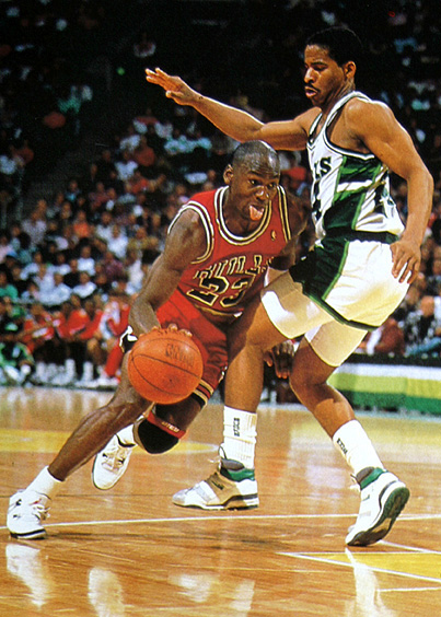 micheal jordan wearing jordan 4