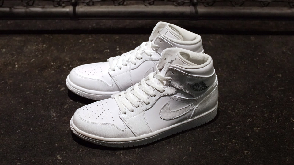 Air jordan 1 hot sale mid retro white