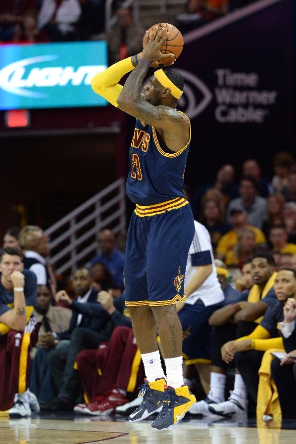 LeBron James wearing Nike LeBron XII 12 Blue Cavs PE (6)