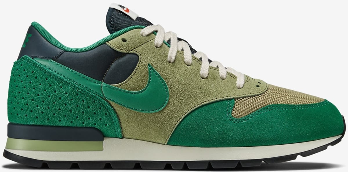 Green me отзывы. Old Green Nike.