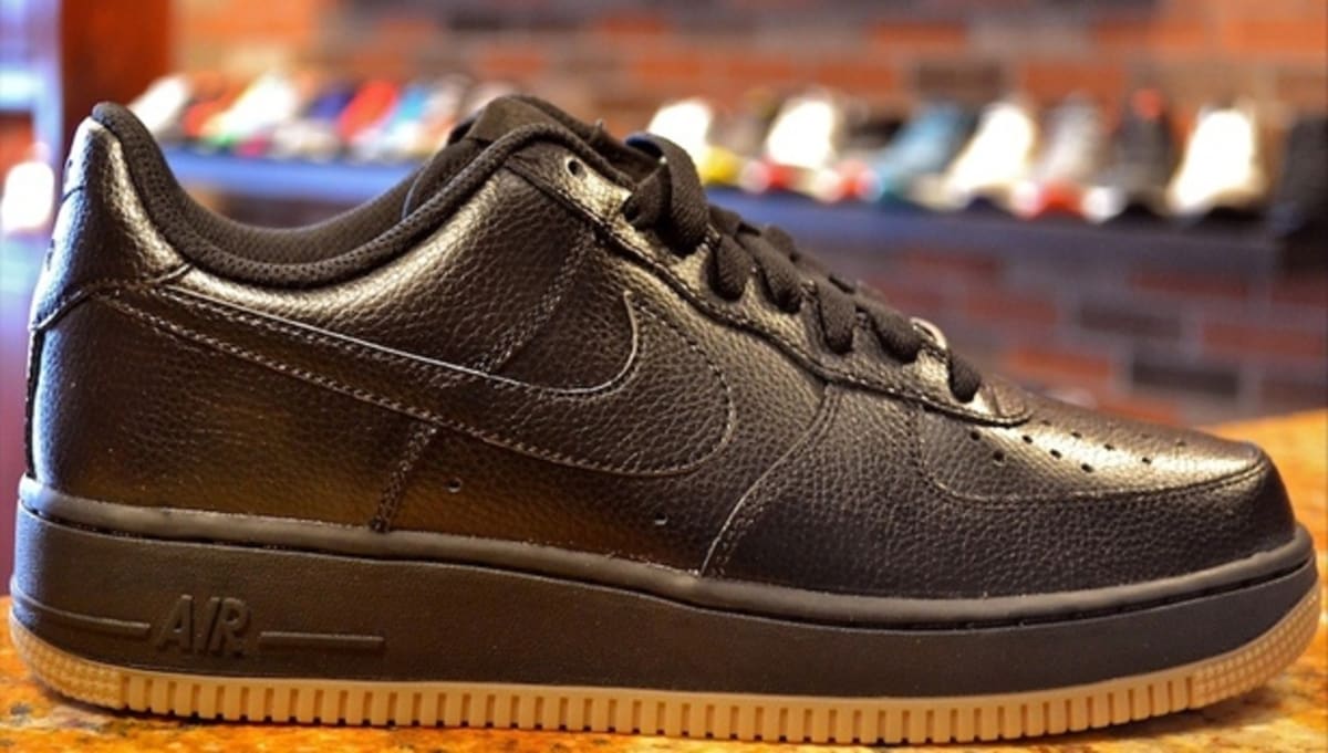 nike air force 1 black with gum sole