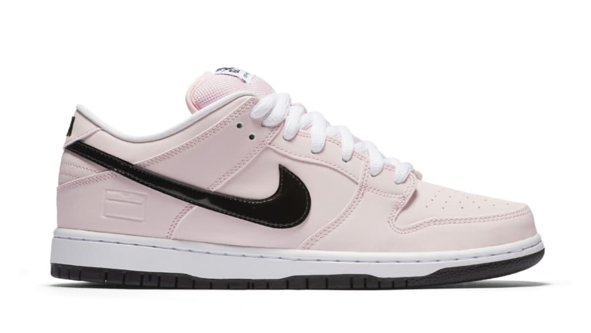 pink and white nike dunks